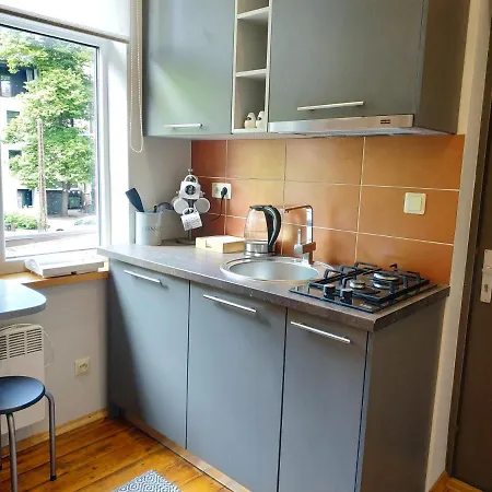 Tiny Non-smoking Caka & Free Parking