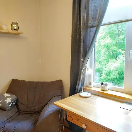 Tiny Non-smoking Caka & Free Parking *