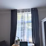 Tiny Non-smoking Caka & Free Parking Apartment *