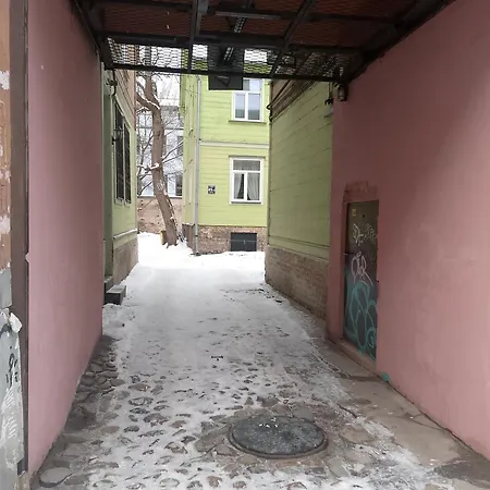 Dzīvoklis Tiny Non-smoking Caka & Free Parking