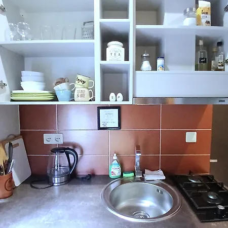 Apartman Tiny Non-smoking Caka & Free Parking *
