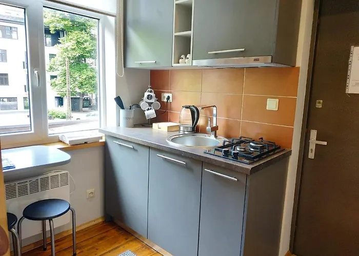 Tiny Non-smoking Caka & Free Parking